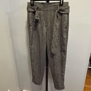 White House Black Market Tapered Ankle Trouser Pants, size 2